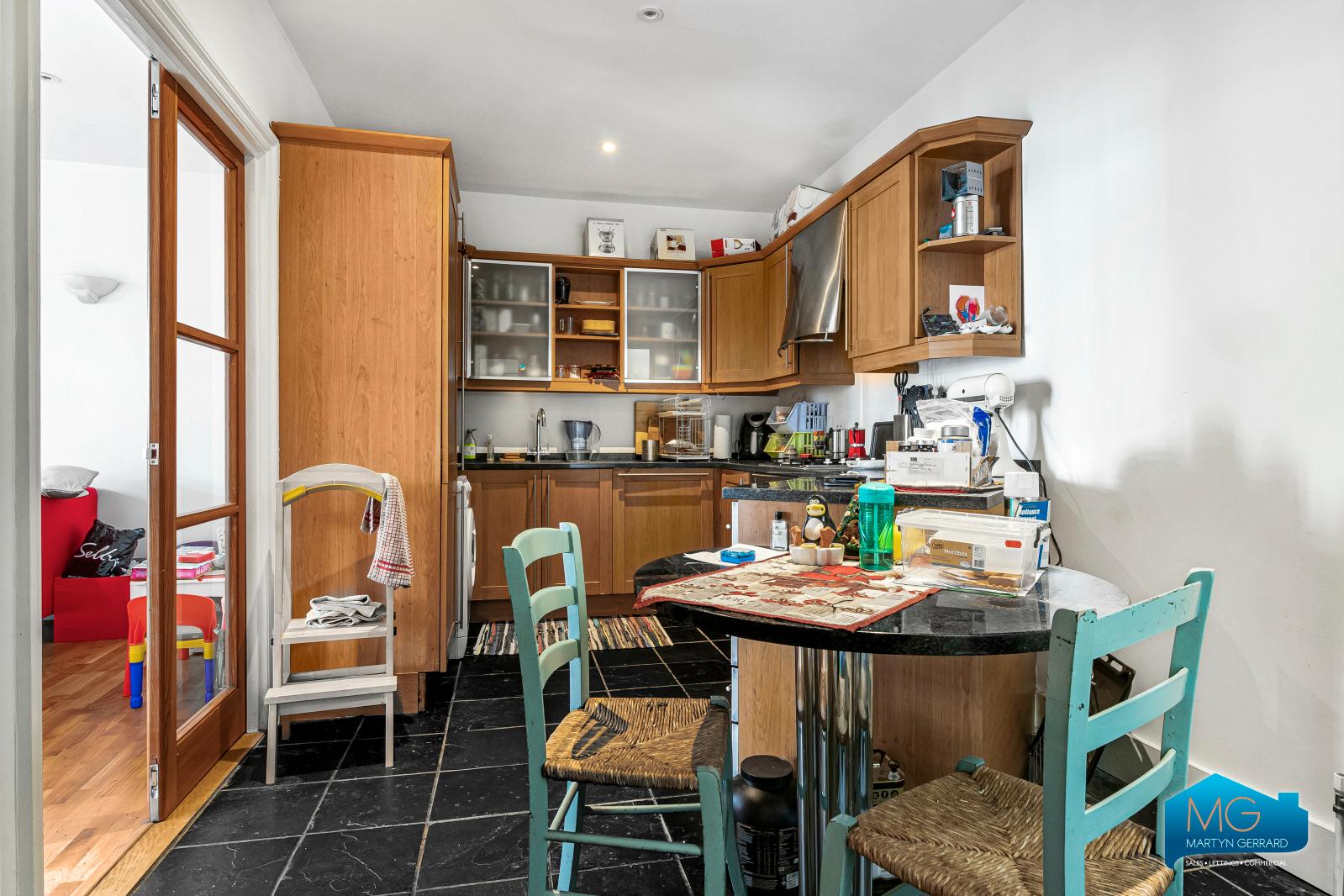 4 bedroom Terraced House to rent - Martyn Gerrard