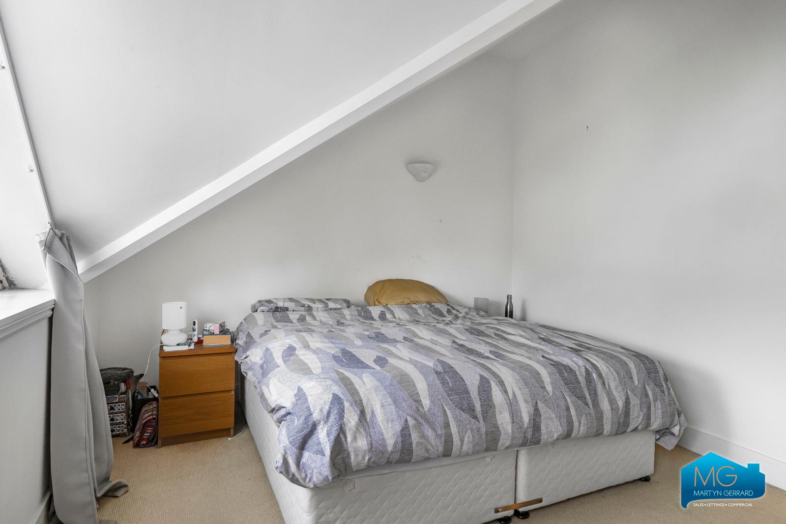 4 bedroom Terraced House to rent - Martyn Gerrard