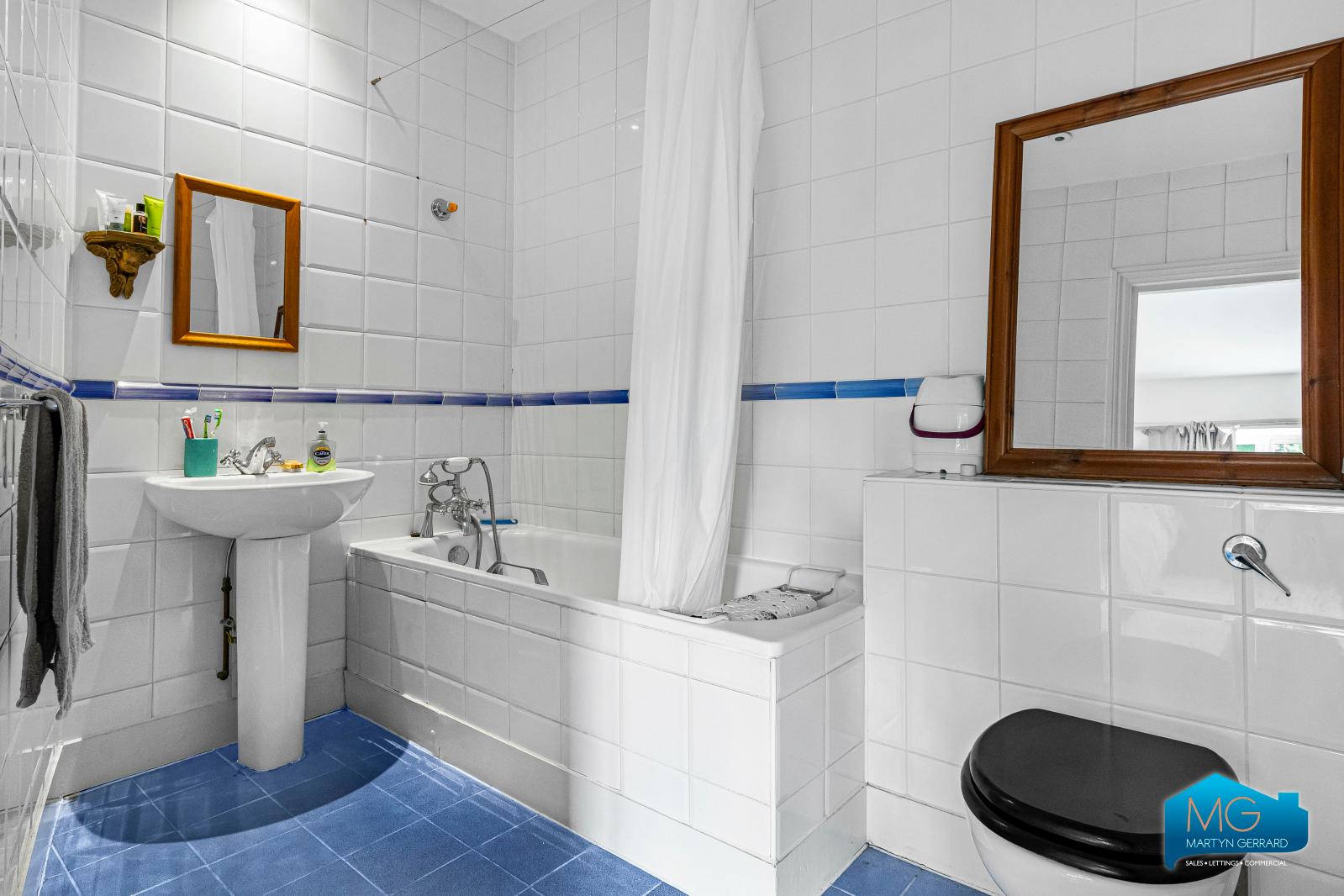 4 bedroom Terraced House to rent - Martyn Gerrard