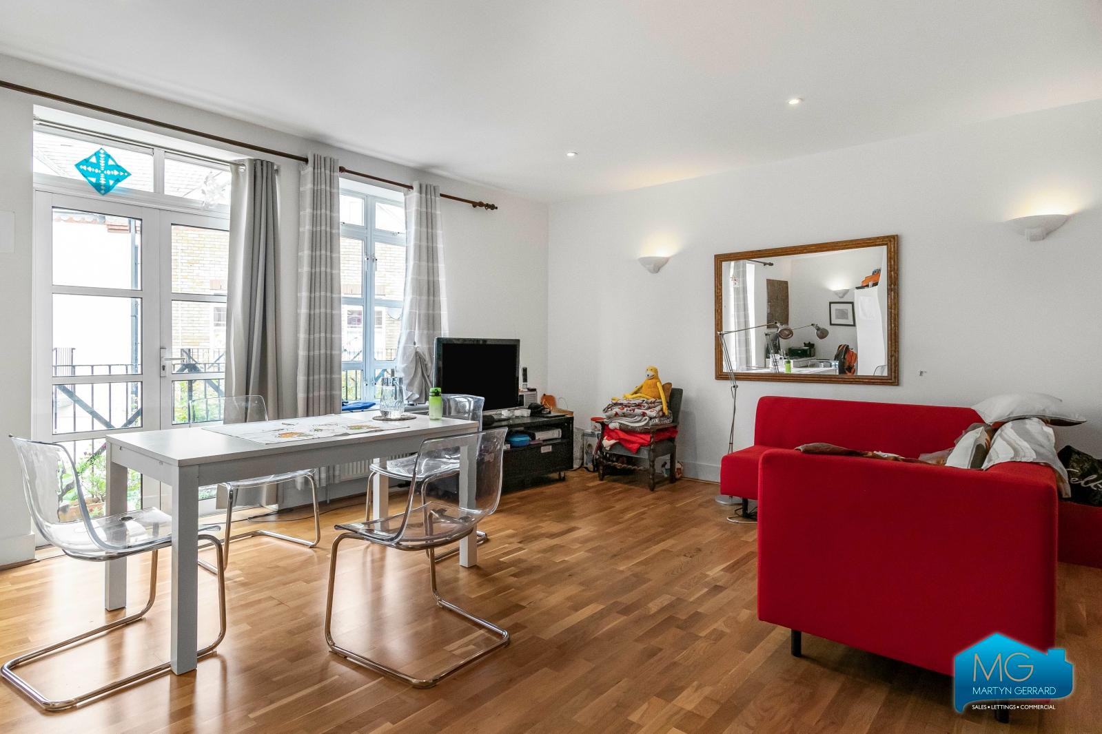 4 bedroom Terraced House to rent - Martyn Gerrard