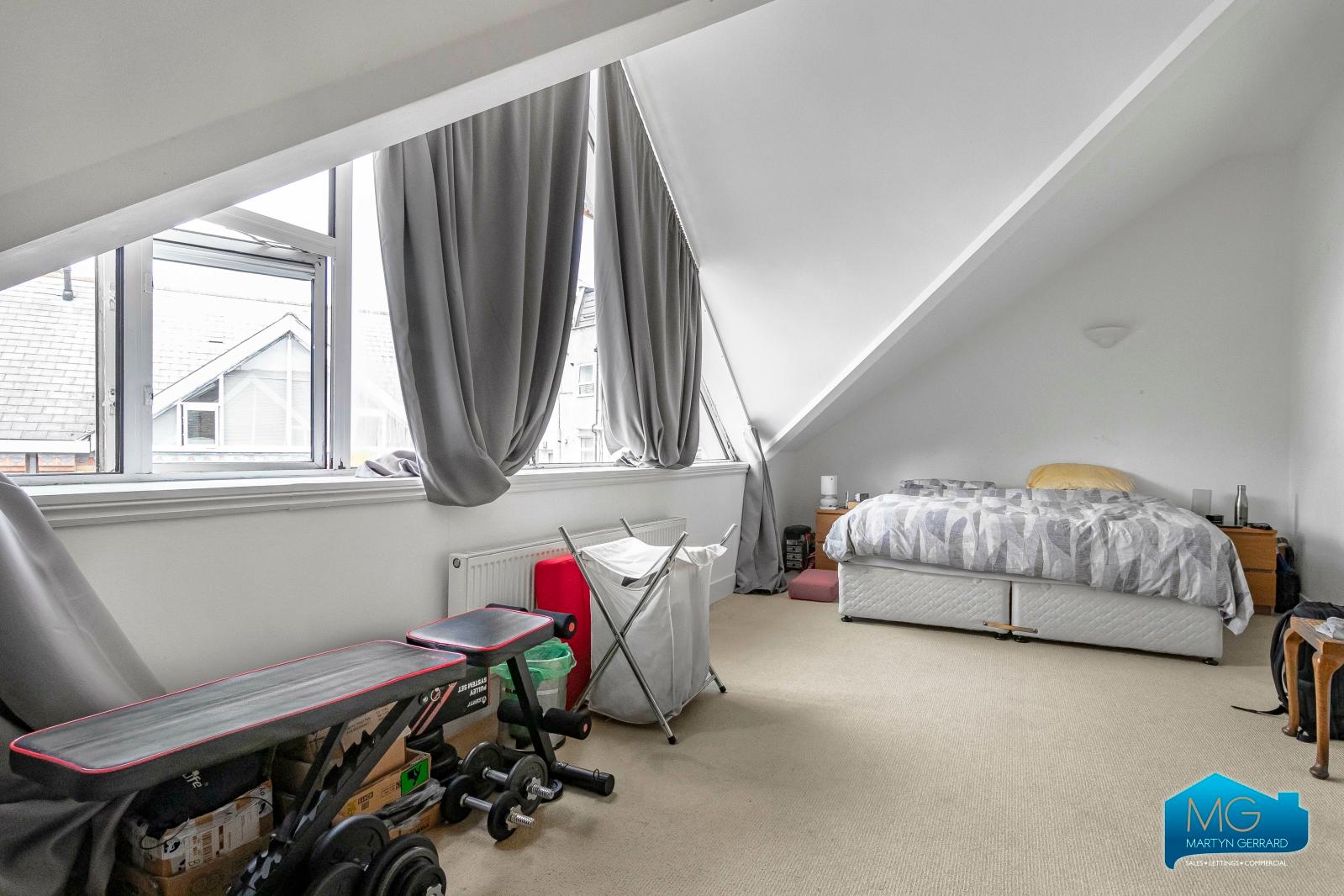 4 bedroom Terraced House to rent - Martyn Gerrard