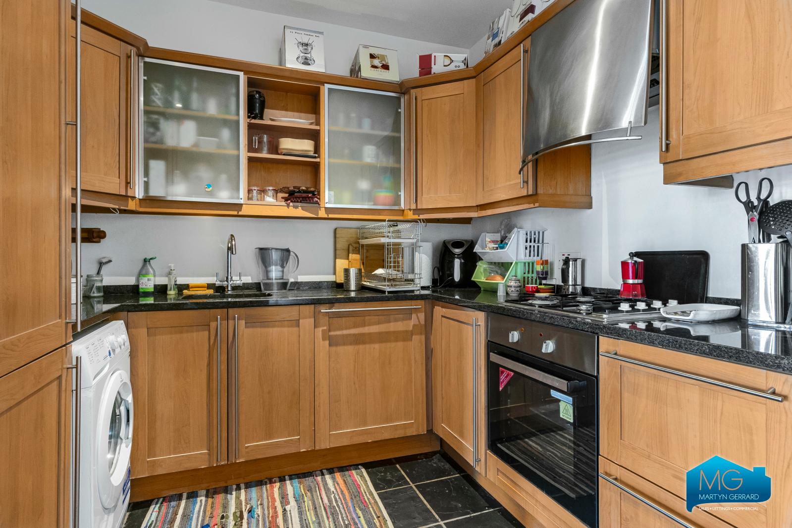 4 bedroom Terraced House to rent - Martyn Gerrard