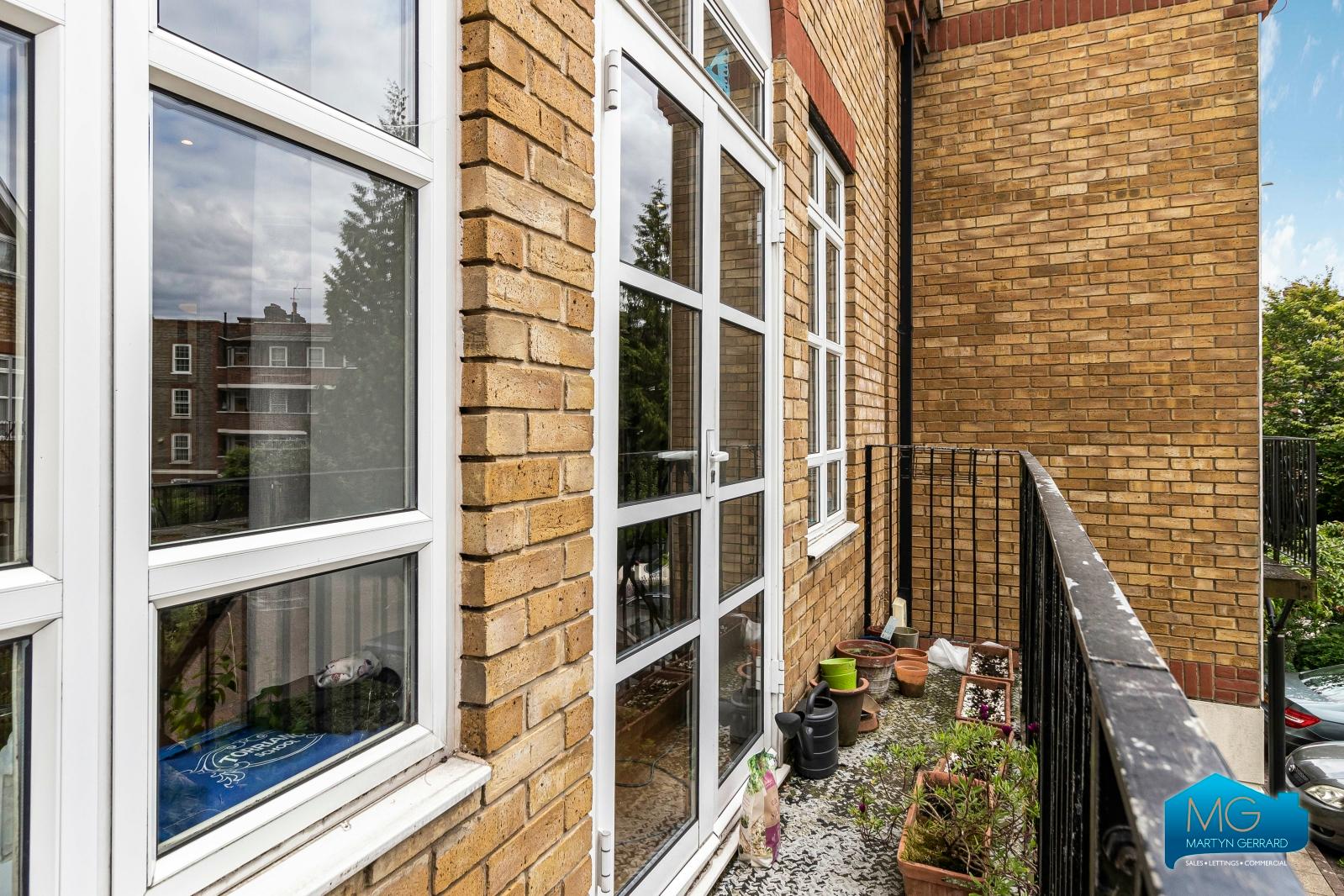 4 bedroom Terraced House to rent - Martyn Gerrard
