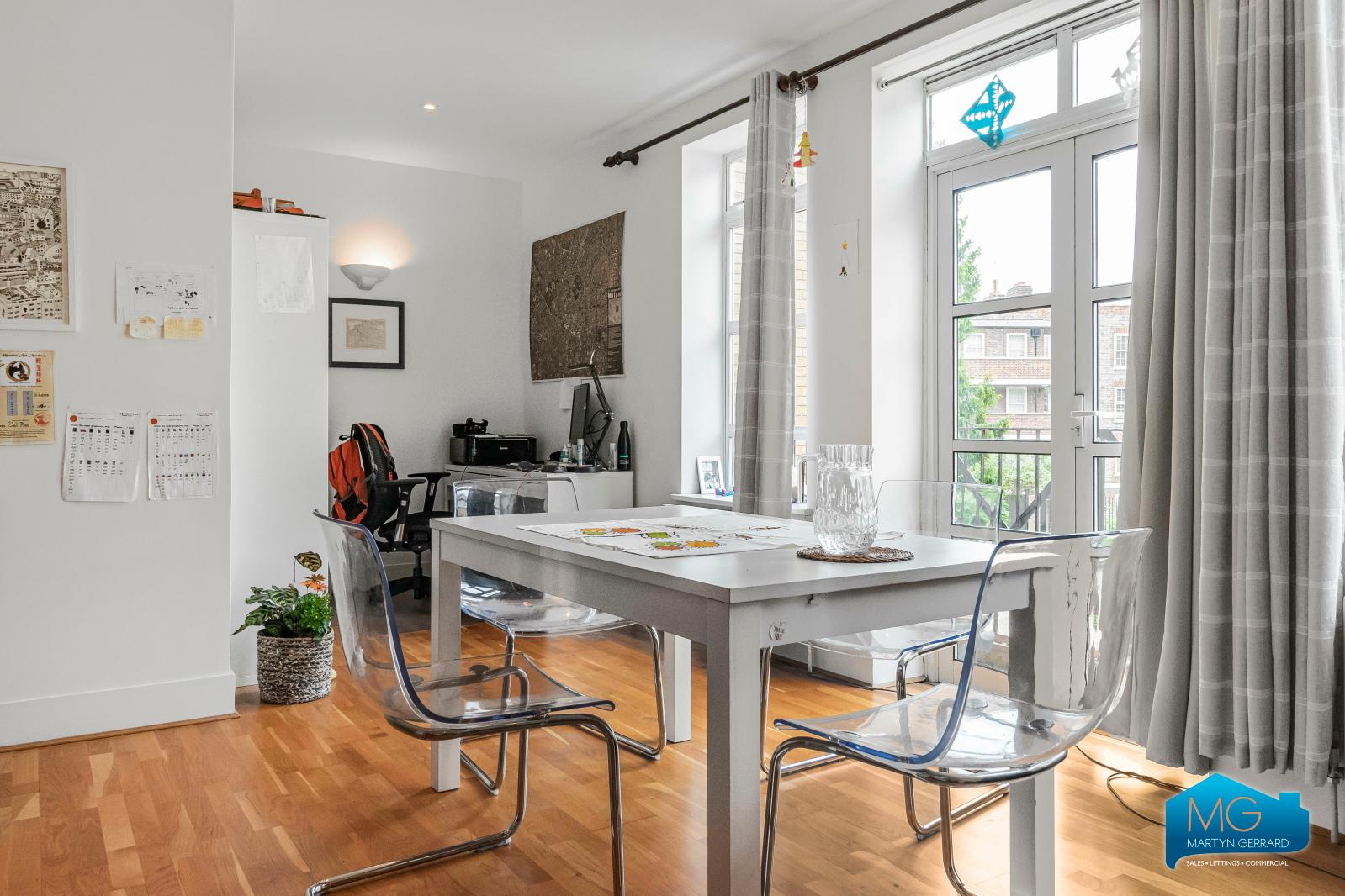 4 bedroom Terraced House to rent - Martyn Gerrard