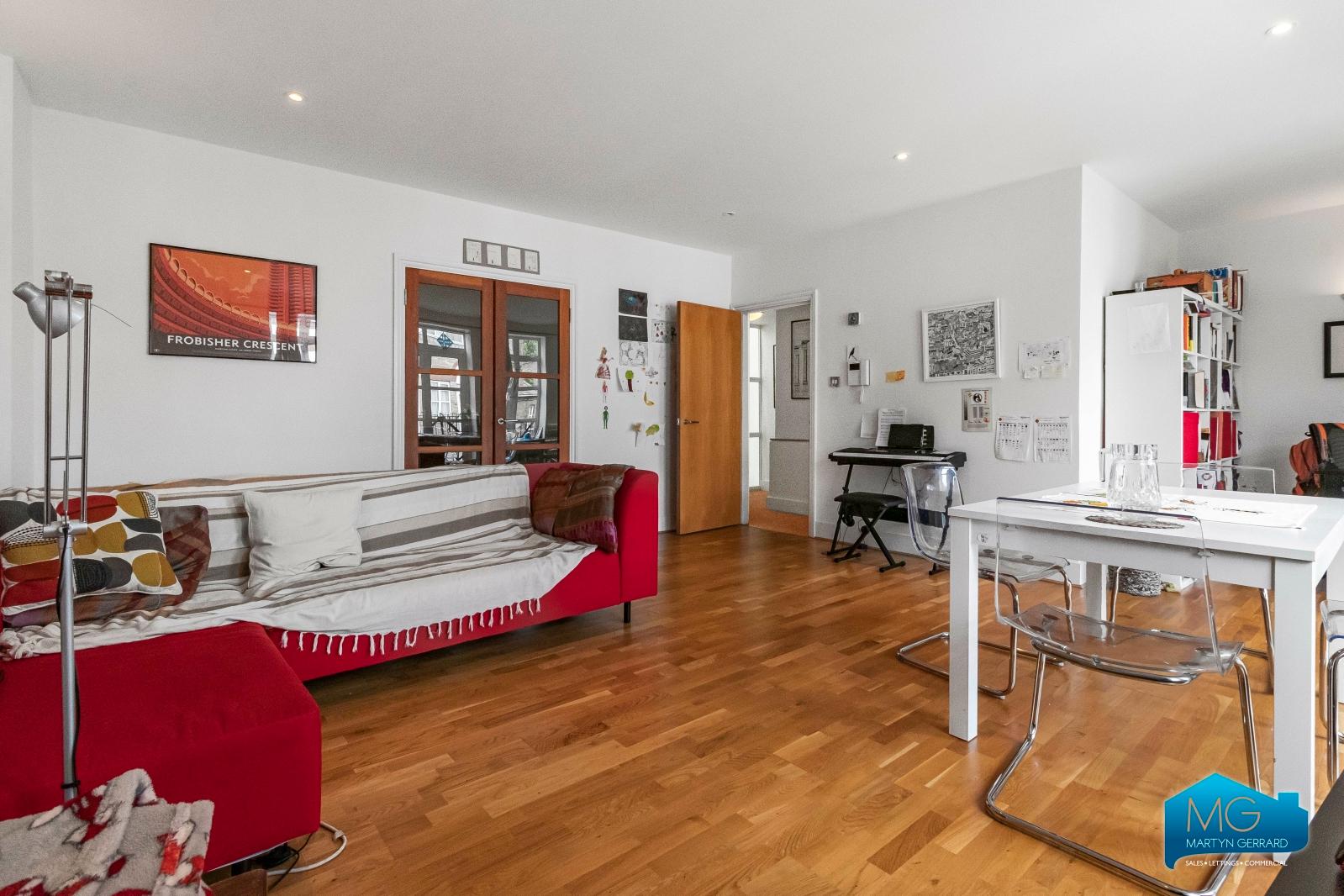 4 bedroom Terraced House to rent - Martyn Gerrard