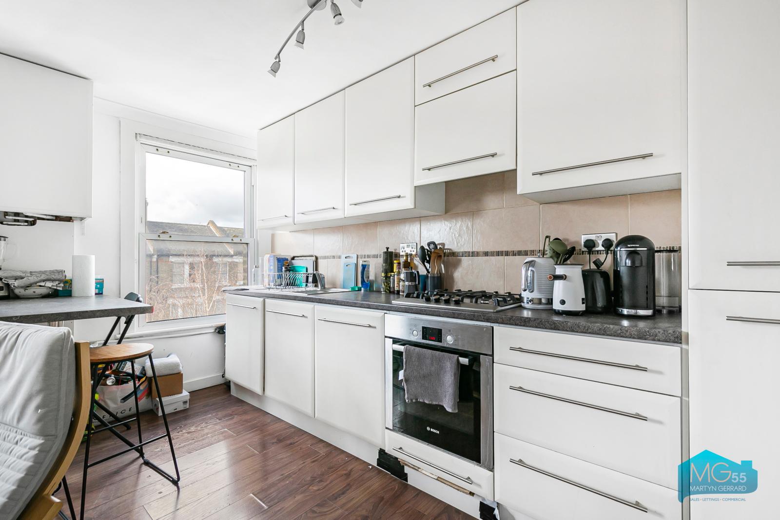 3 bedroom Apartment to rent - Martyn Gerrard