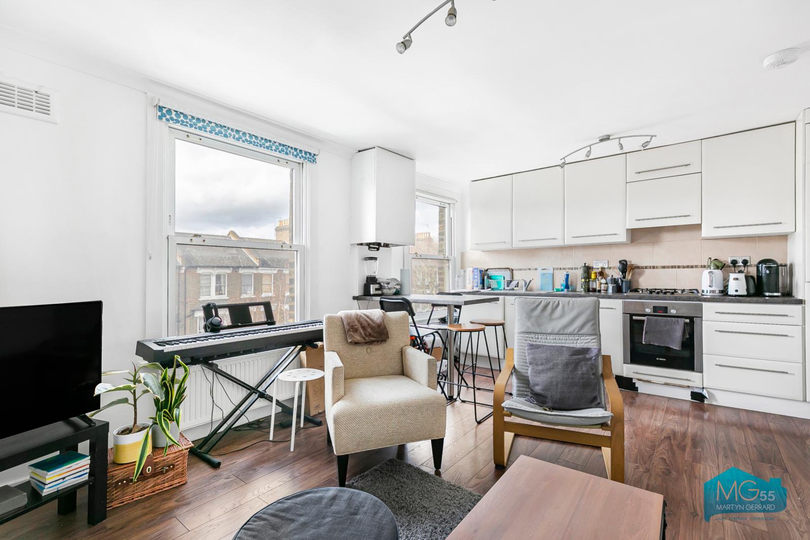 3 bedroom Apartment to rent - Martyn Gerrard