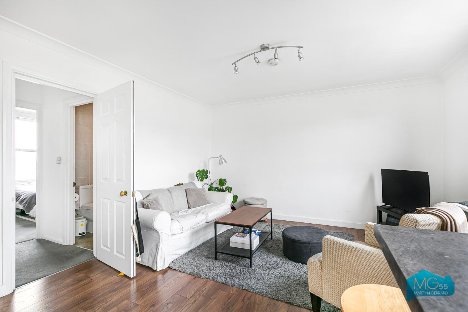 3 bedroom Apartment to rent - Martyn Gerrard
