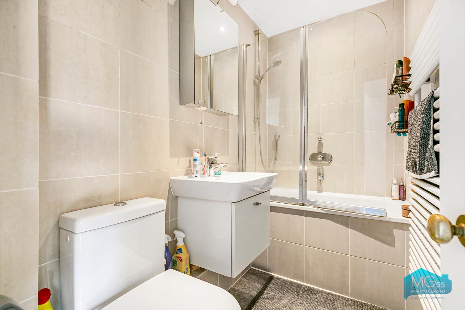 3 bedroom Apartment to rent - Martyn Gerrard