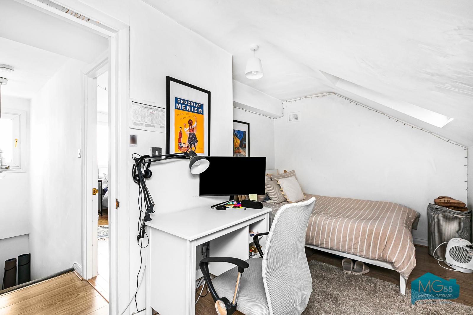 3 bedroom Apartment to rent - Martyn Gerrard