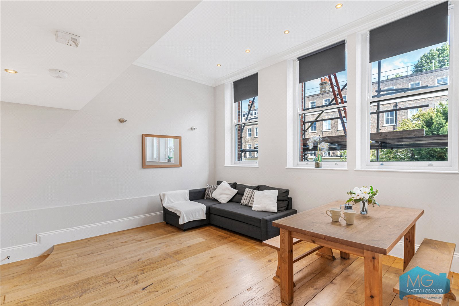 2 bedroom Apartment for sale - Martyn Gerrard