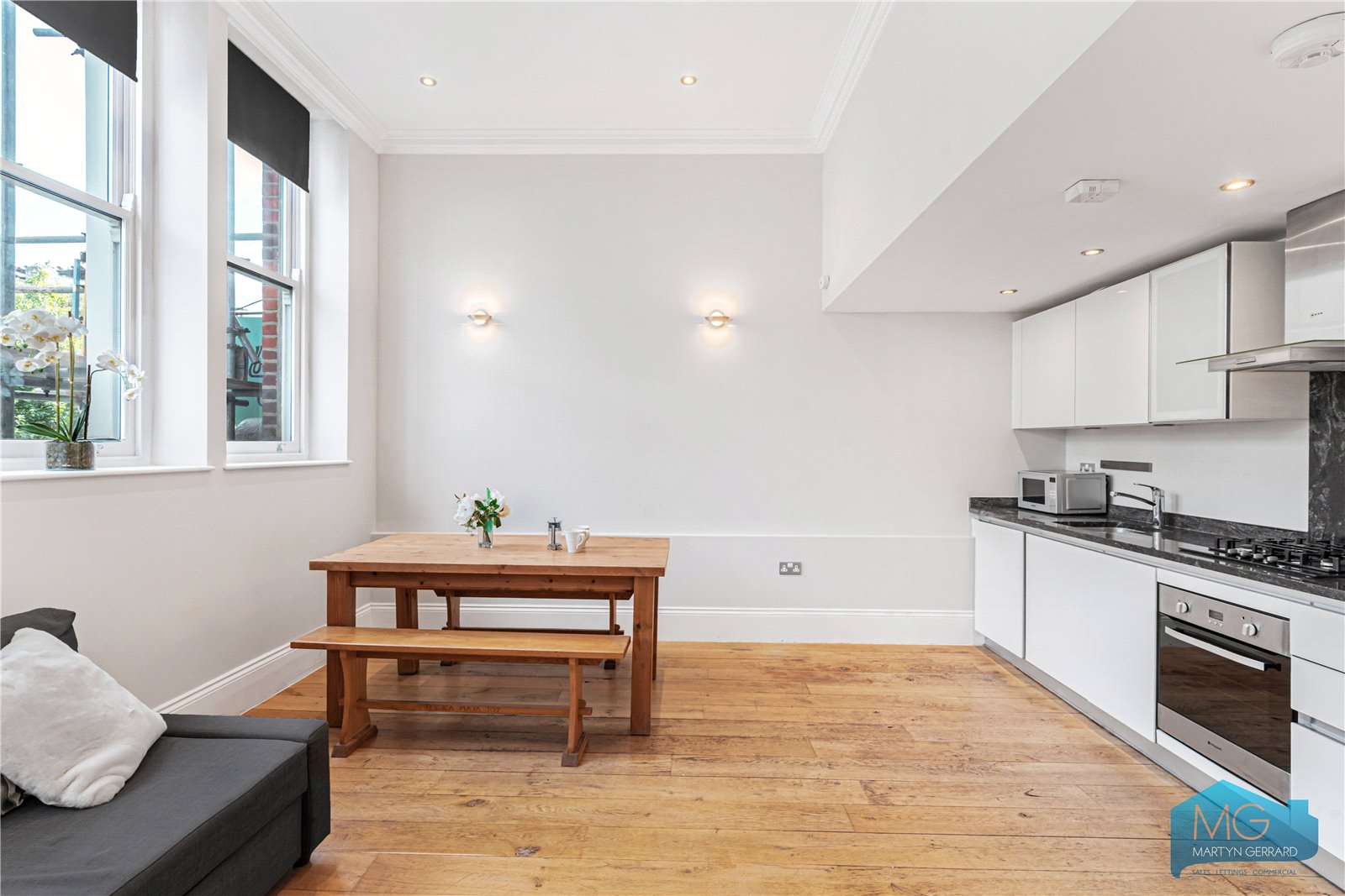 2 bedroom Apartment for sale - Martyn Gerrard