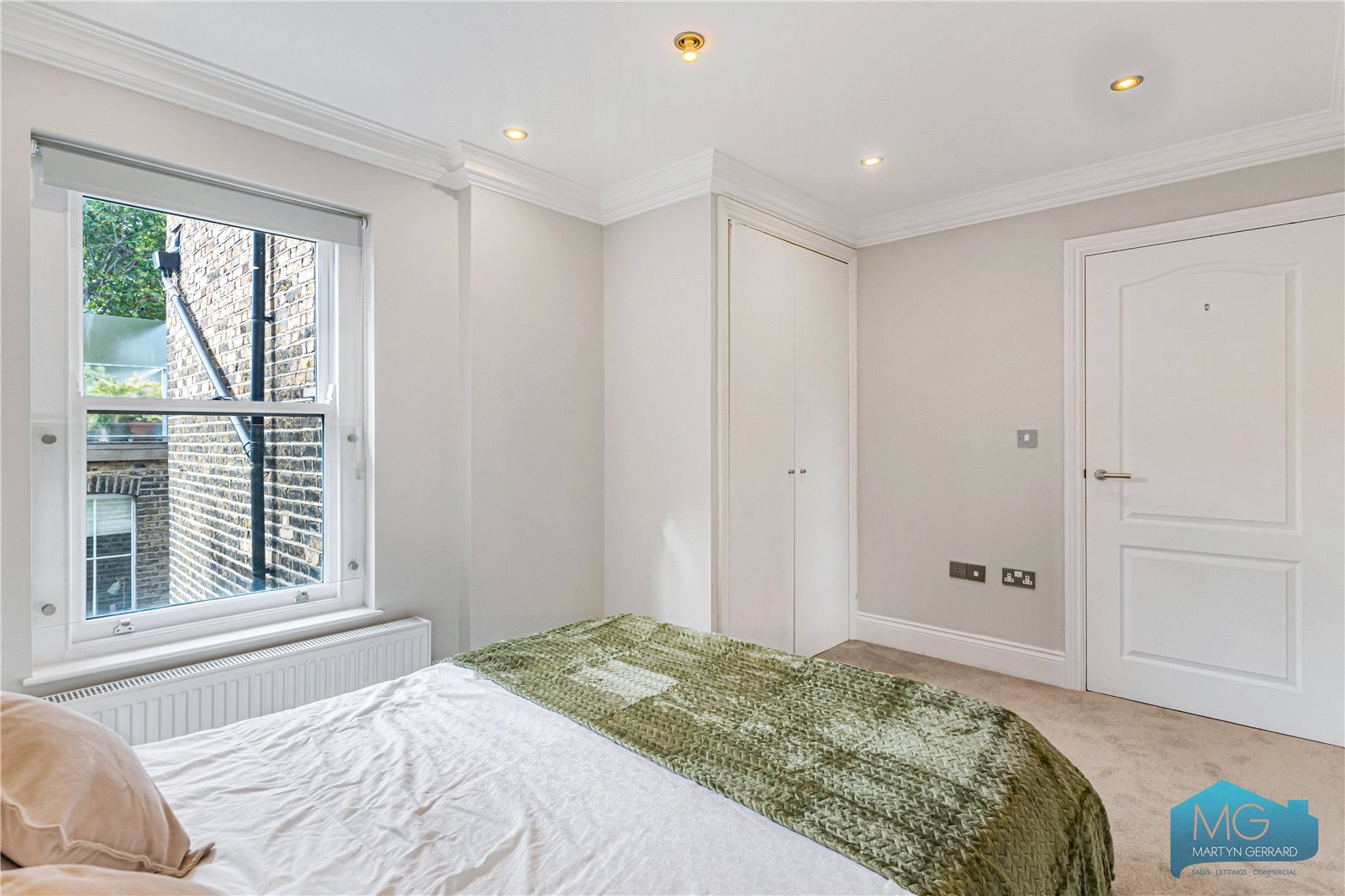 2 bedroom Apartment for sale - Martyn Gerrard