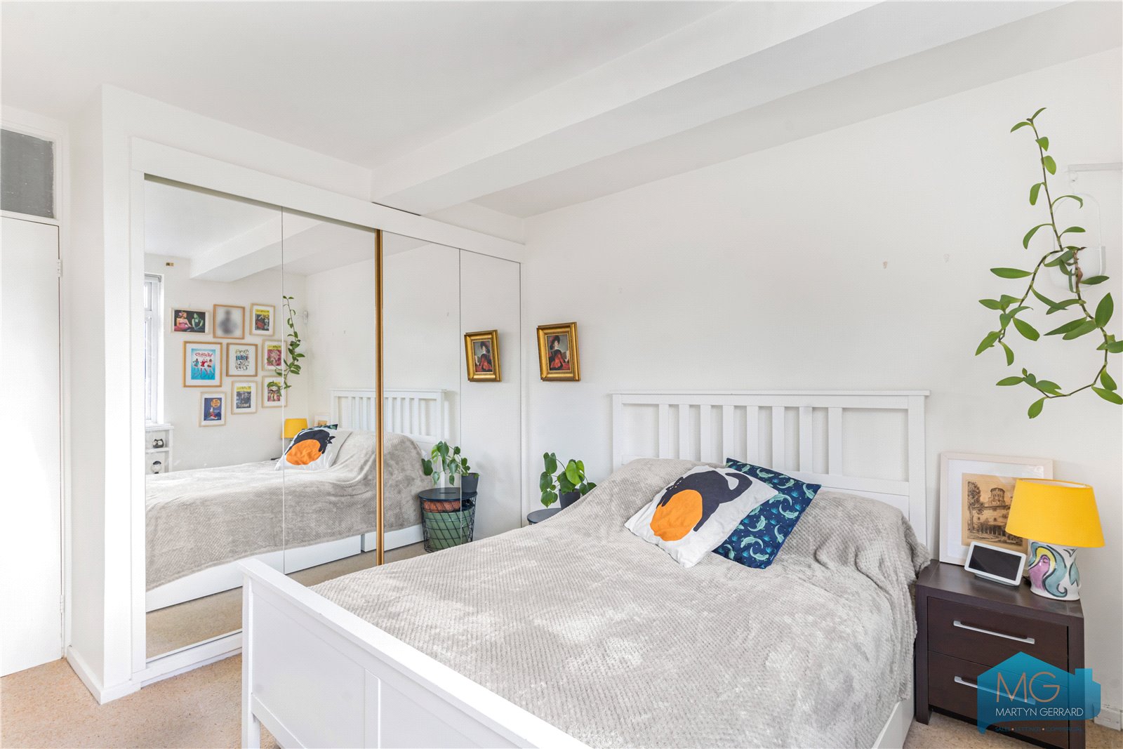 2 bedroom Apartment for sale - Martyn Gerrard