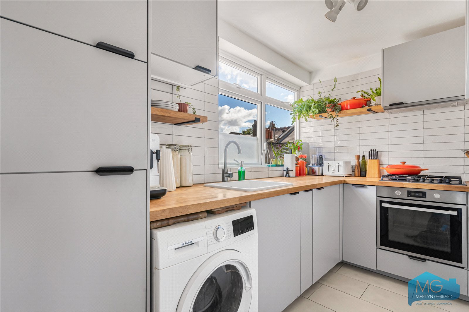 2 bedroom Apartment for sale - Martyn Gerrard