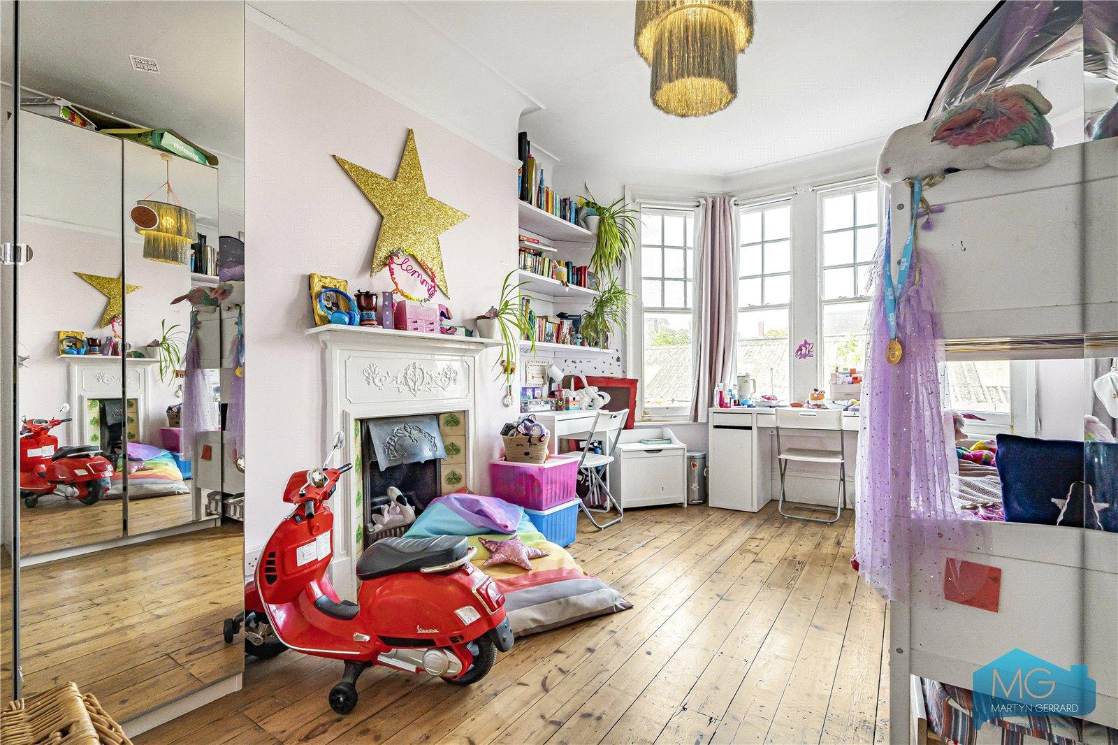 4 bedroom Terraced House for sale - Martyn Gerrard