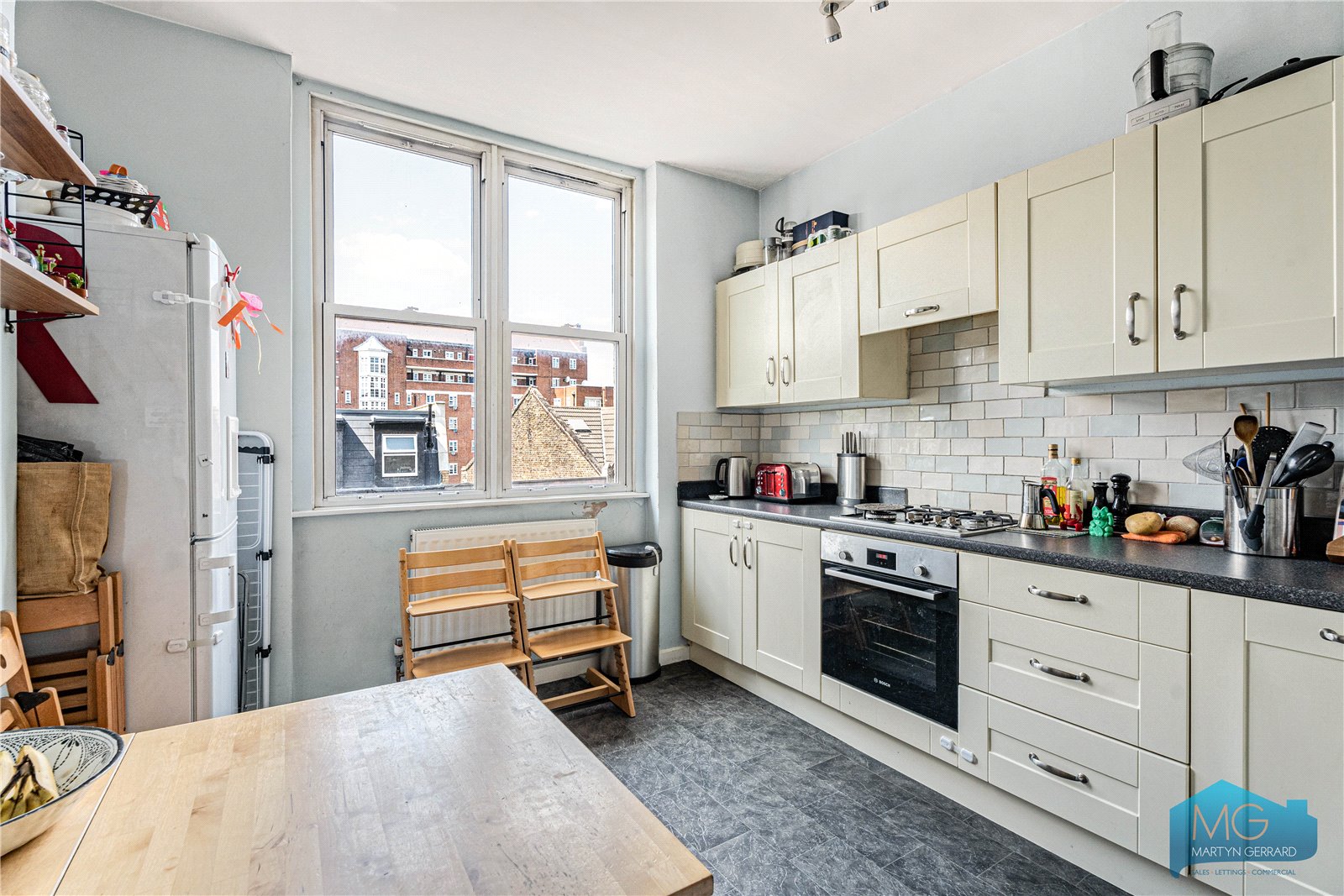 2 bedroom Apartment for sale - Martyn Gerrard