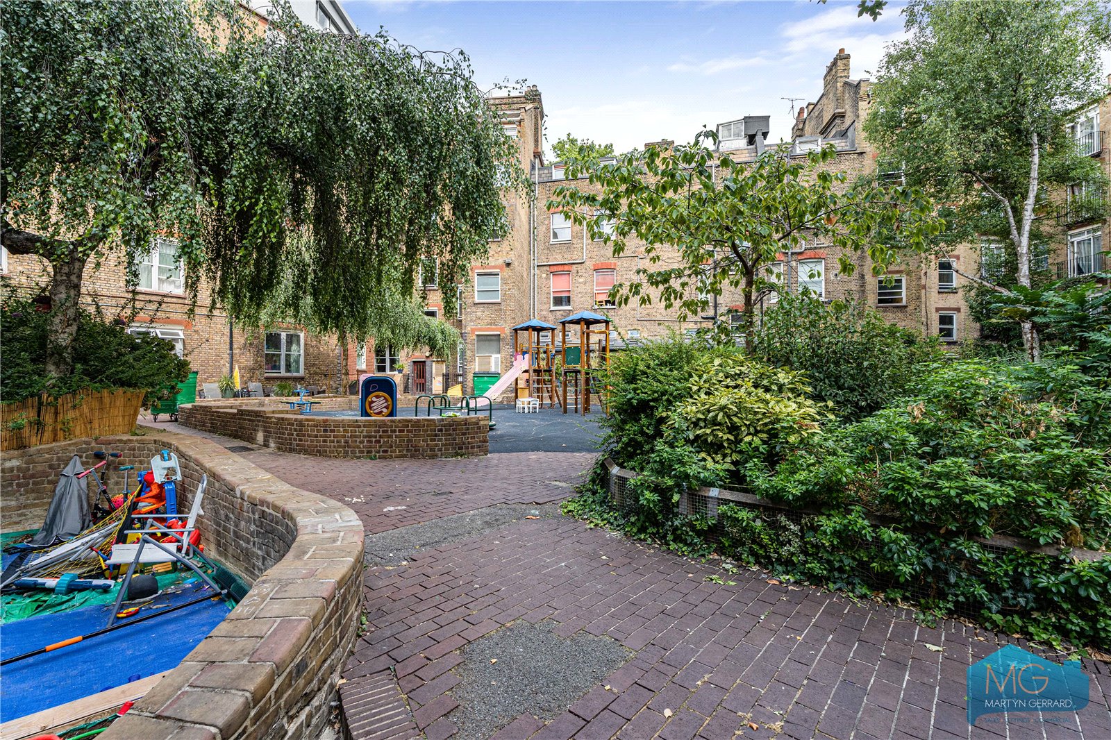2 bedroom Apartment for sale - Martyn Gerrard