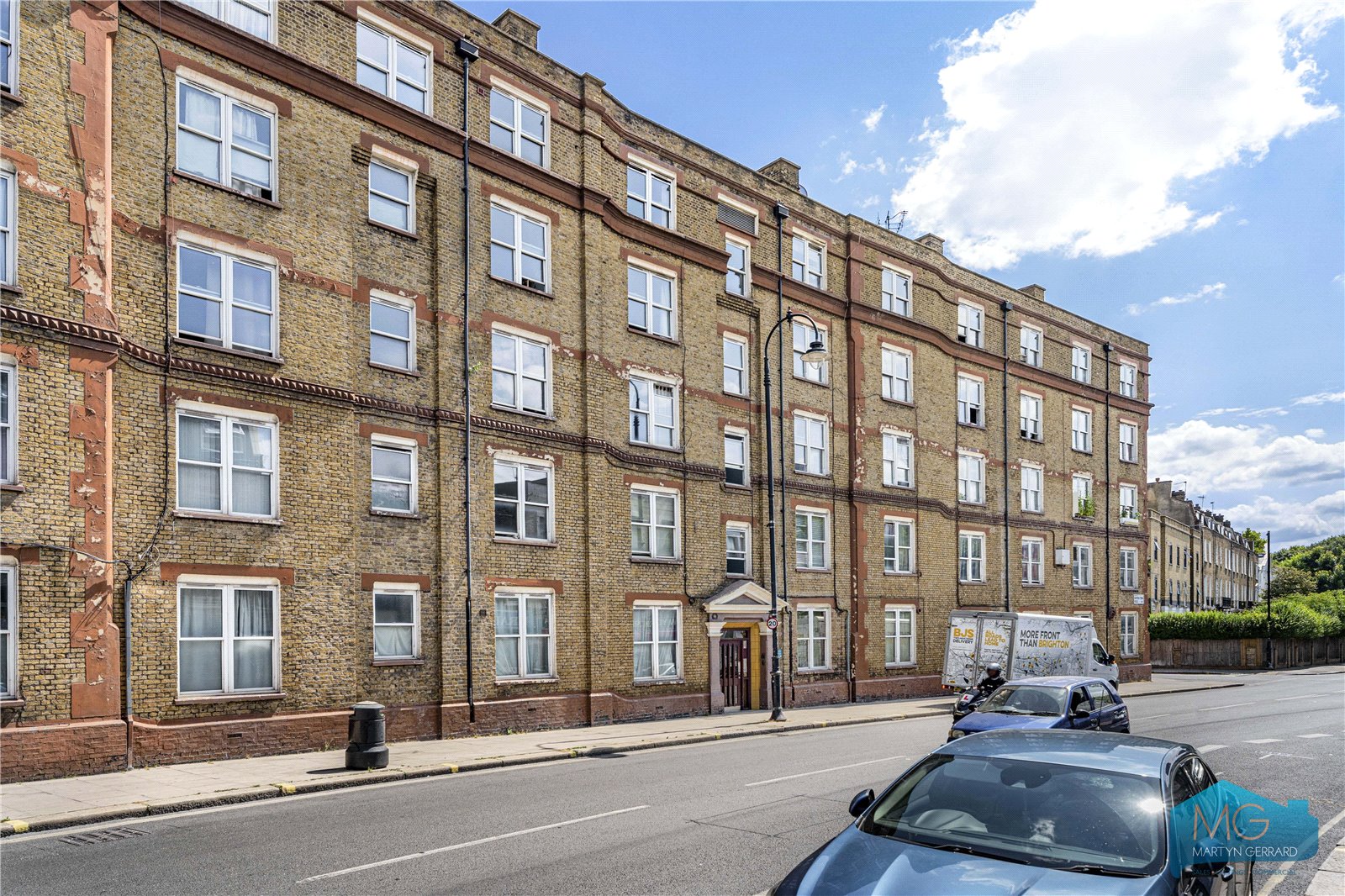 2 bedroom Apartment for sale - Martyn Gerrard