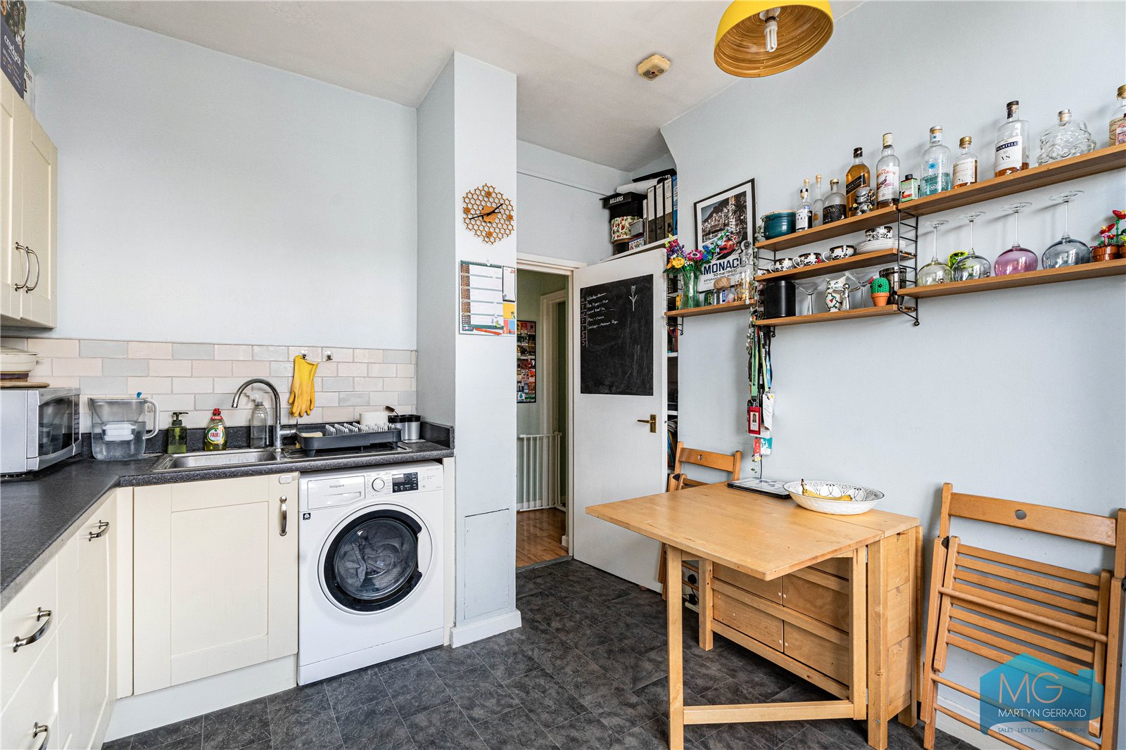 2 bedroom Apartment for sale - Martyn Gerrard
