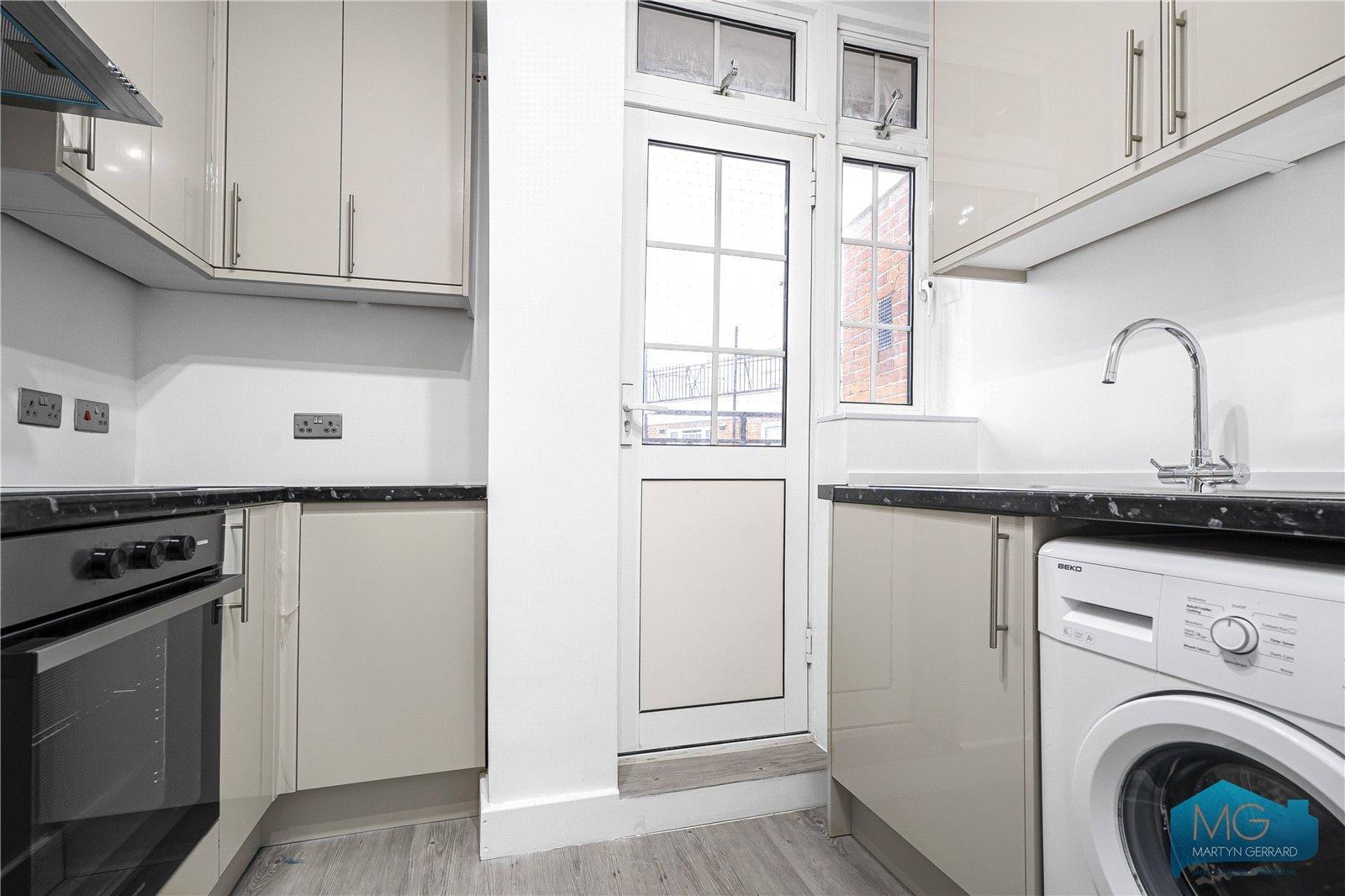 2 bedroom Apartment for sale - Martyn Gerrard