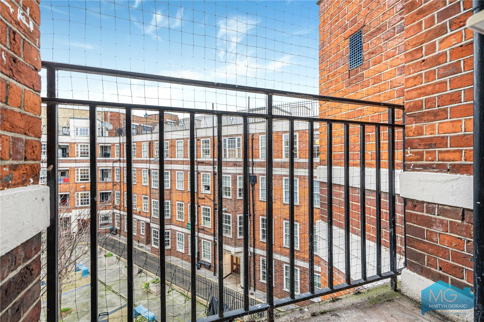 2 bedroom Apartment for sale - Martyn Gerrard