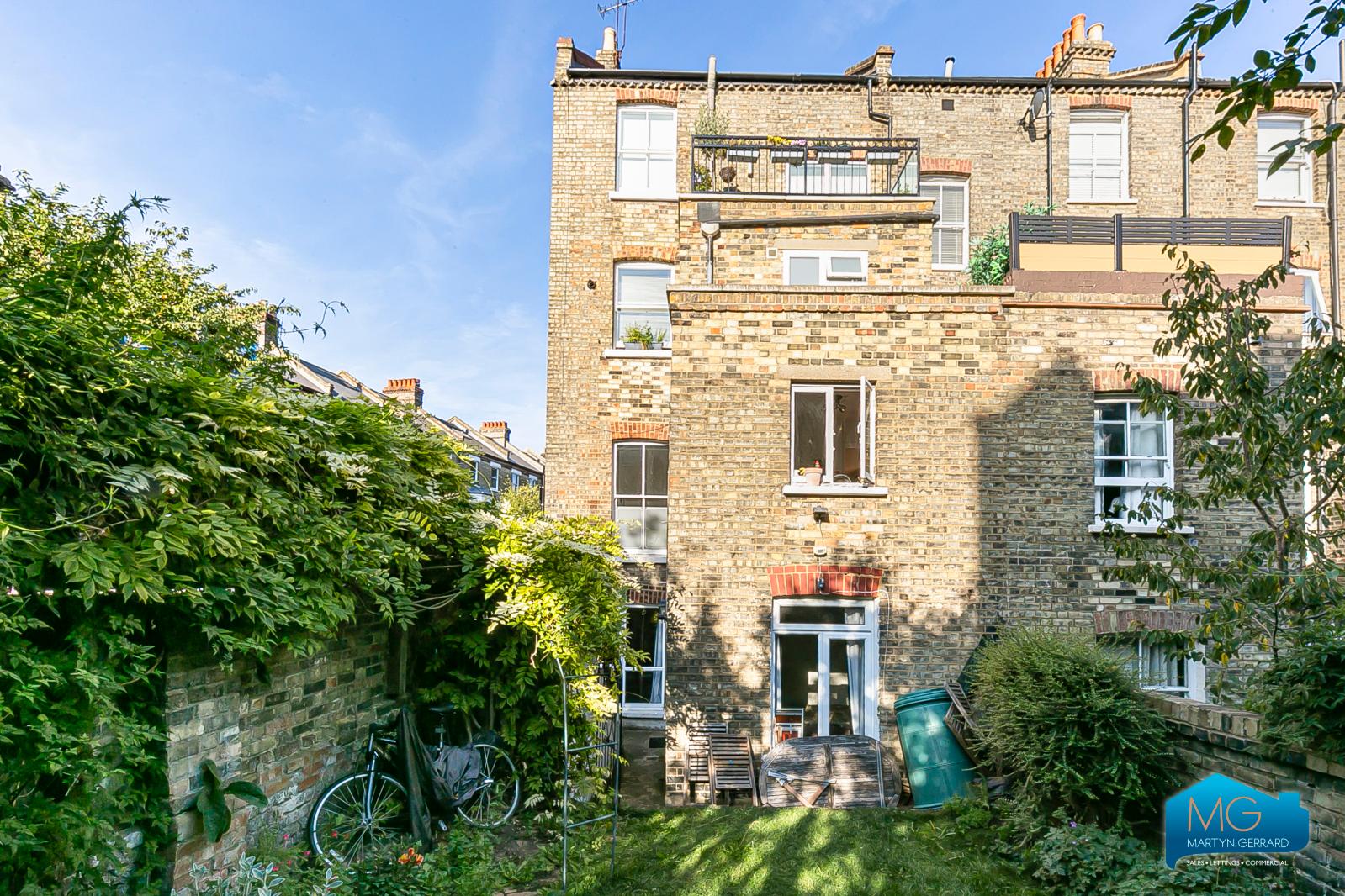 2 bedroom Apartment to rent - Martyn Gerrard