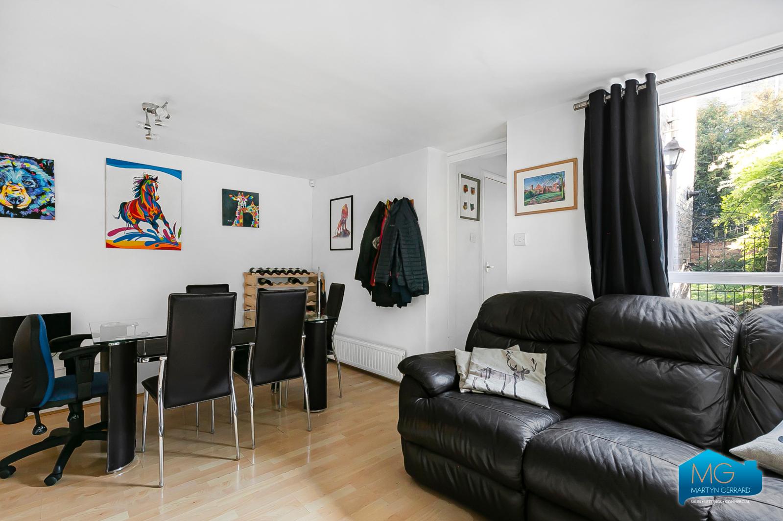 2 bedroom Apartment to rent - Martyn Gerrard