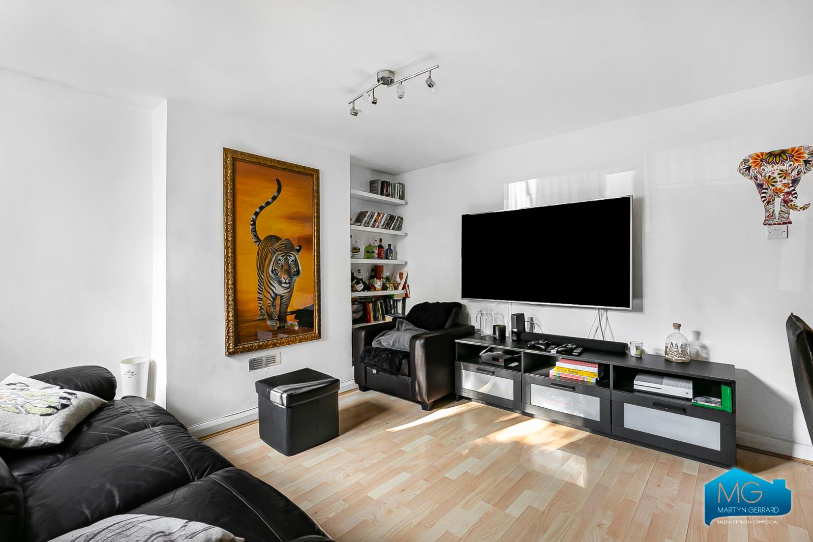2 bedroom Apartment to rent - Martyn Gerrard
