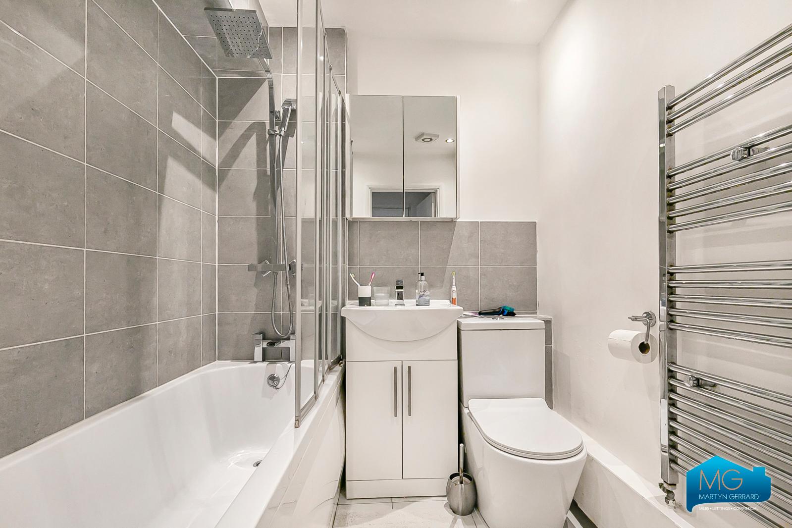 2 bedroom Apartment to rent - Martyn Gerrard