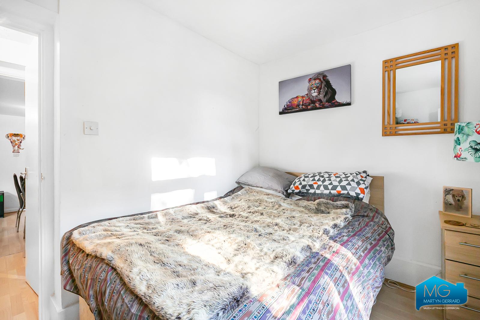 2 bedroom Apartment to rent - Martyn Gerrard