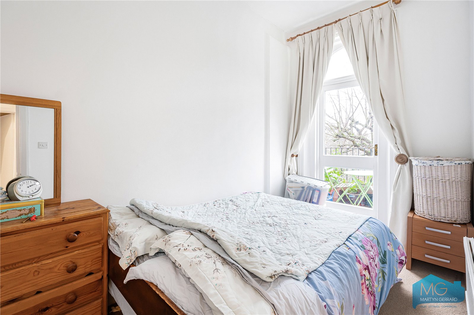 2 bedroom Apartment for sale - Martyn Gerrard