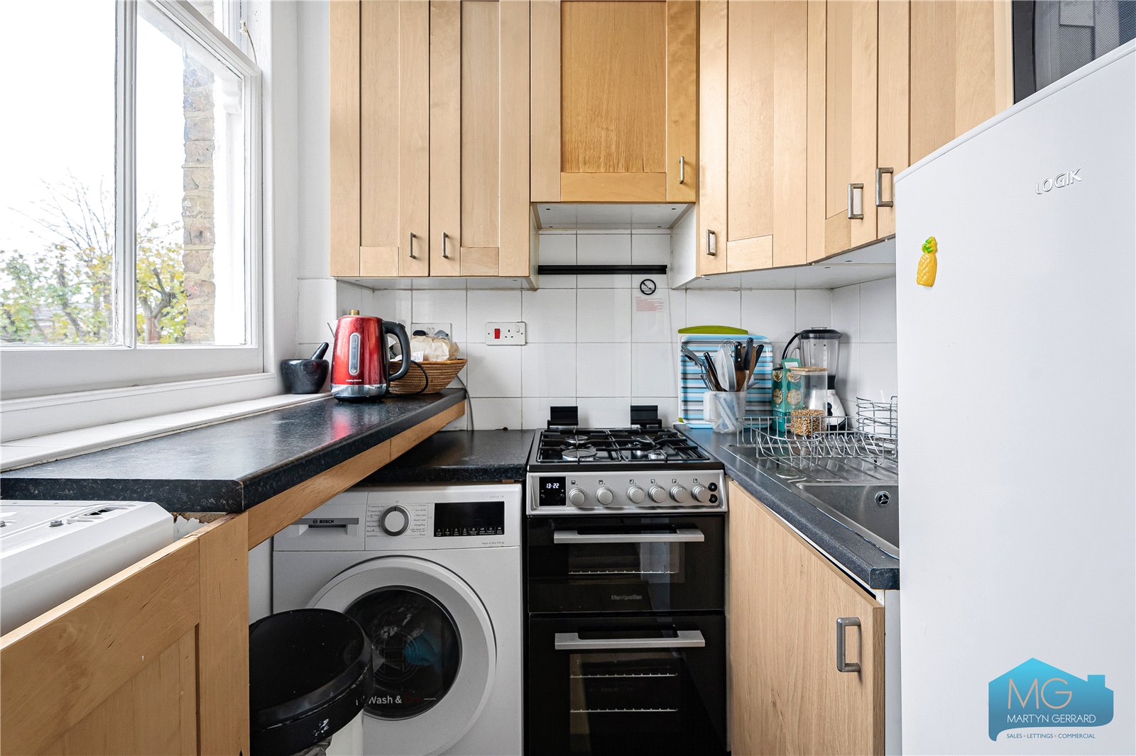 2 bedroom Apartment for sale - Martyn Gerrard