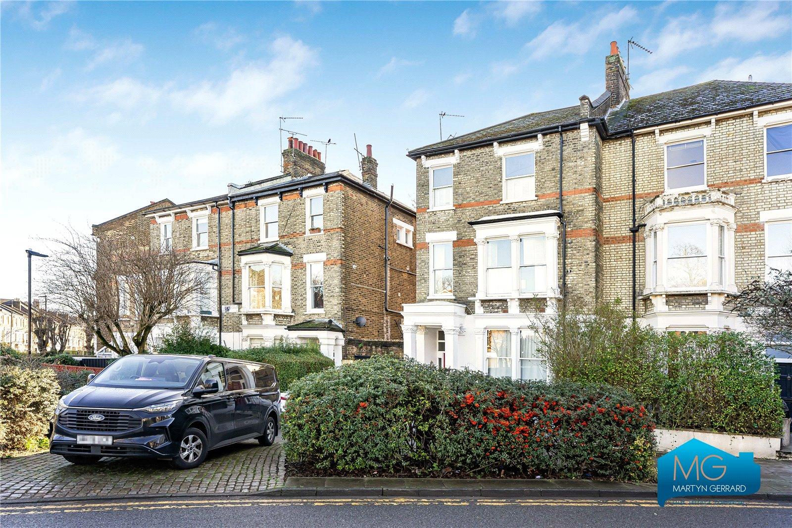3 bedroom Apartment to rent - Martyn Gerrard