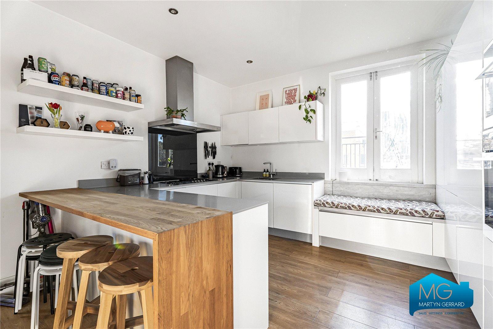 3 bedroom Apartment to rent - Martyn Gerrard
