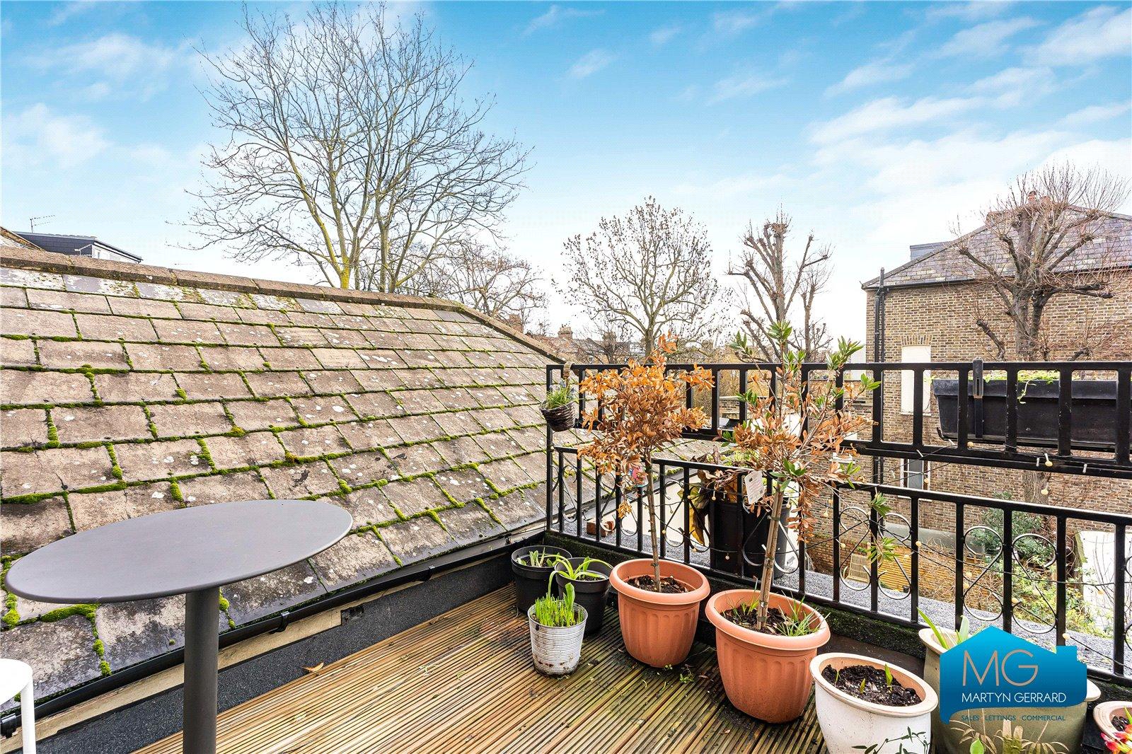 3 bedroom Apartment to rent - Martyn Gerrard