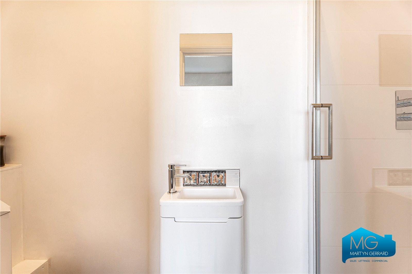 3 bedroom Apartment to rent - Martyn Gerrard