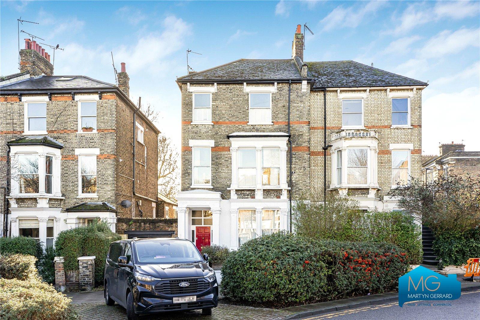3 bedroom Apartment to rent - Martyn Gerrard