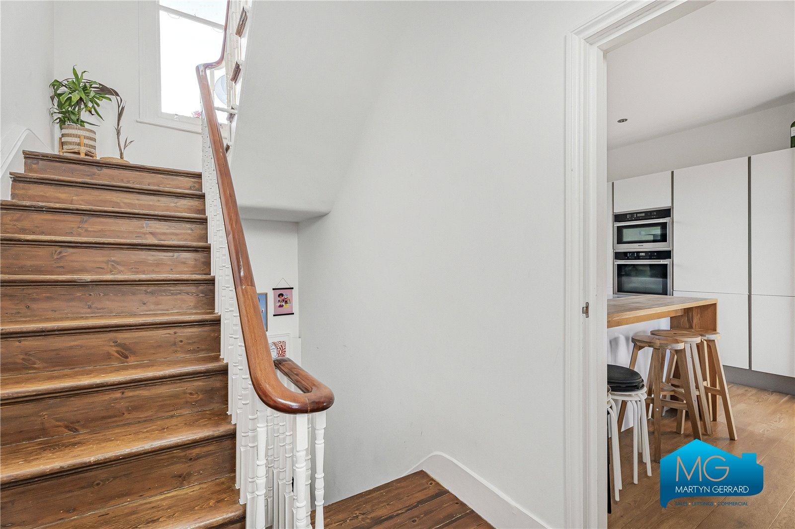3 bedroom Apartment to rent - Martyn Gerrard