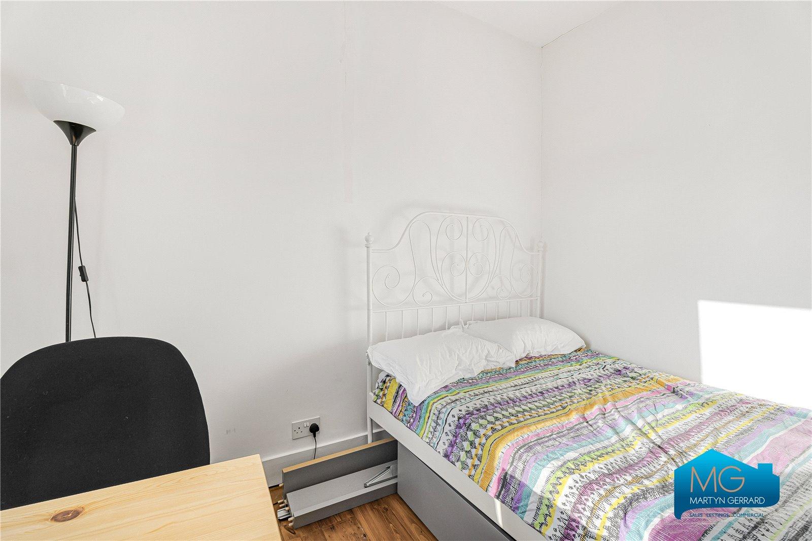 3 bedroom Apartment to rent - Martyn Gerrard