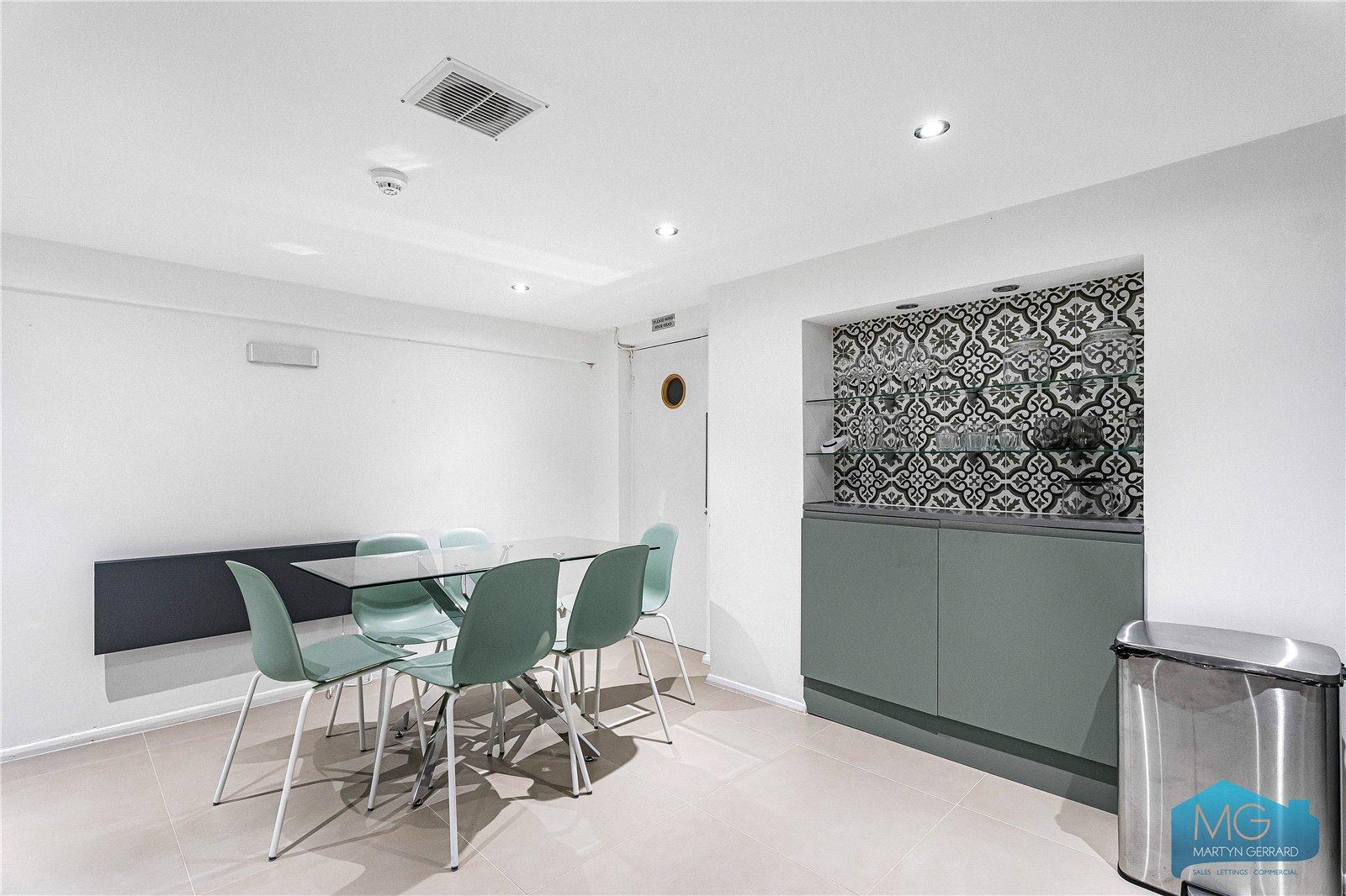 3 bedroom Apartment for sale - Martyn Gerrard