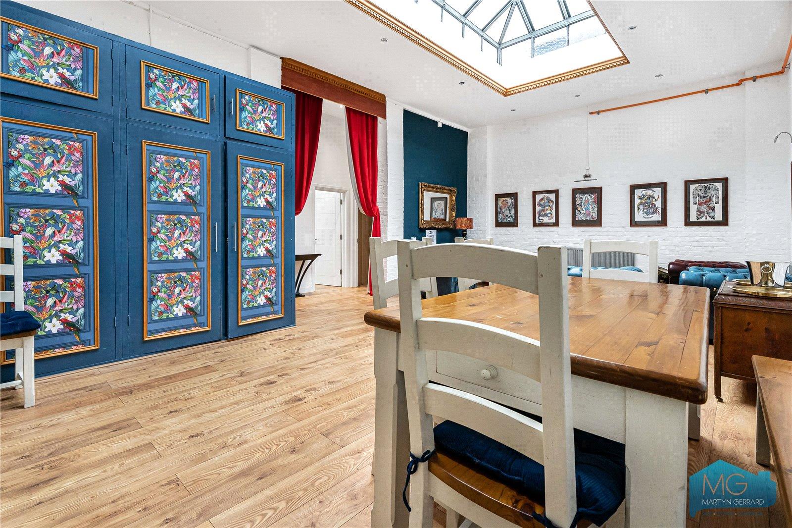 3 bedroom Apartment for sale - Martyn Gerrard