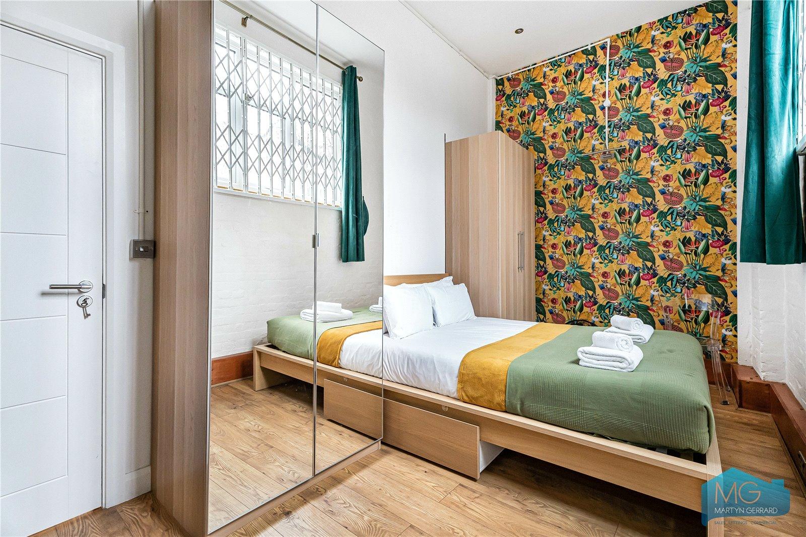 3 bedroom Apartment for sale - Martyn Gerrard
