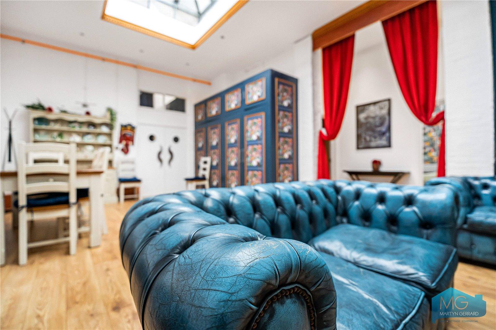 3 bedroom Apartment for sale - Martyn Gerrard