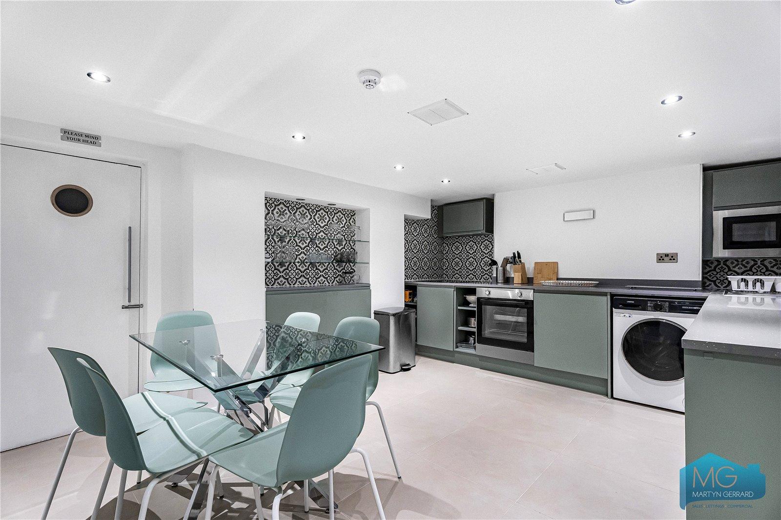 3 bedroom Apartment for sale - Martyn Gerrard