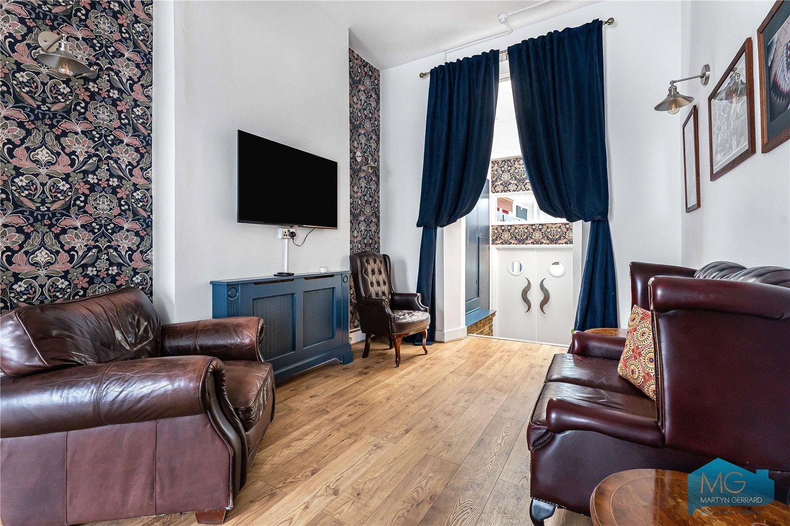 3 bedroom Apartment for sale - Martyn Gerrard