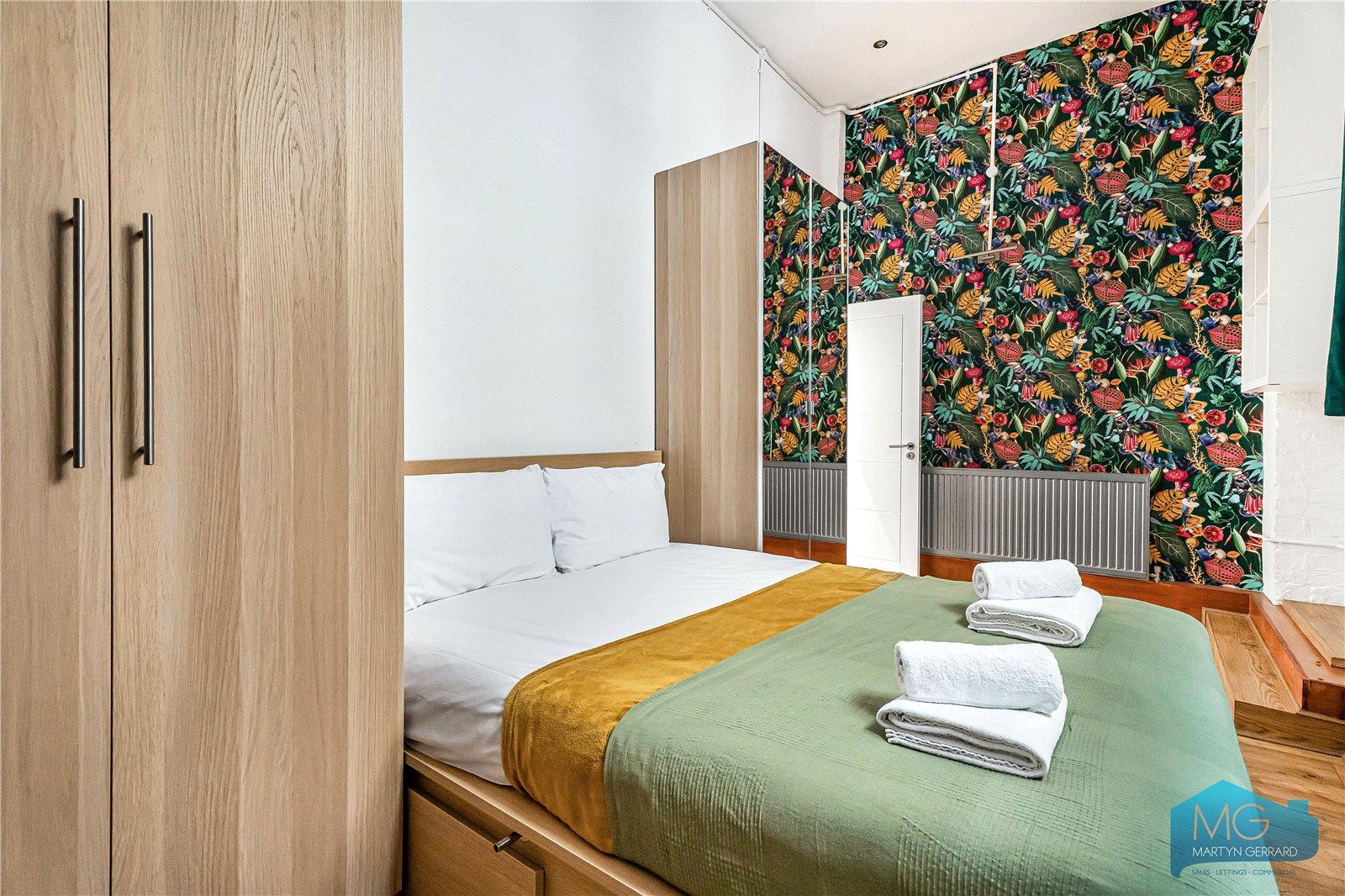 3 bedroom Apartment for sale - Martyn Gerrard