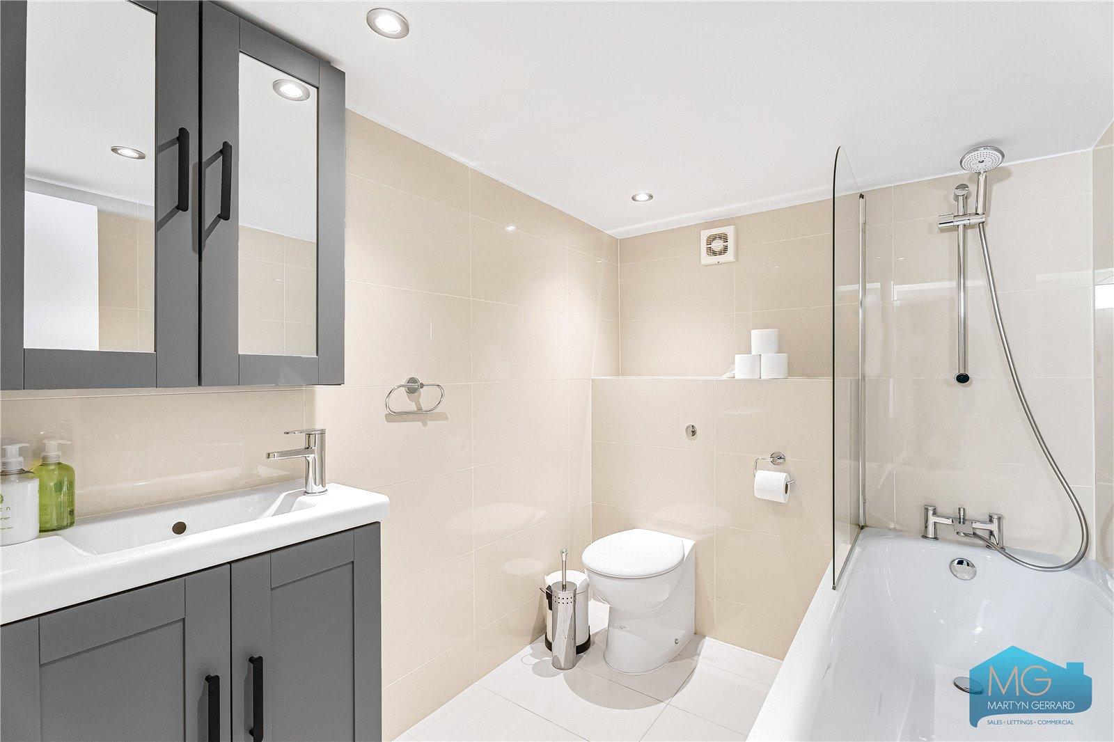 3 bedroom Apartment for sale - Martyn Gerrard