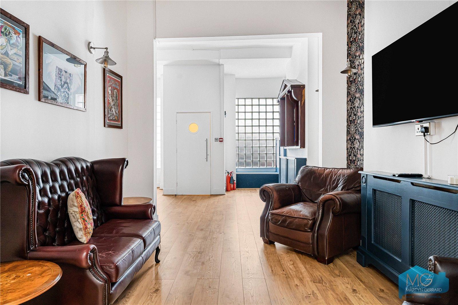 3 bedroom Apartment for sale - Martyn Gerrard