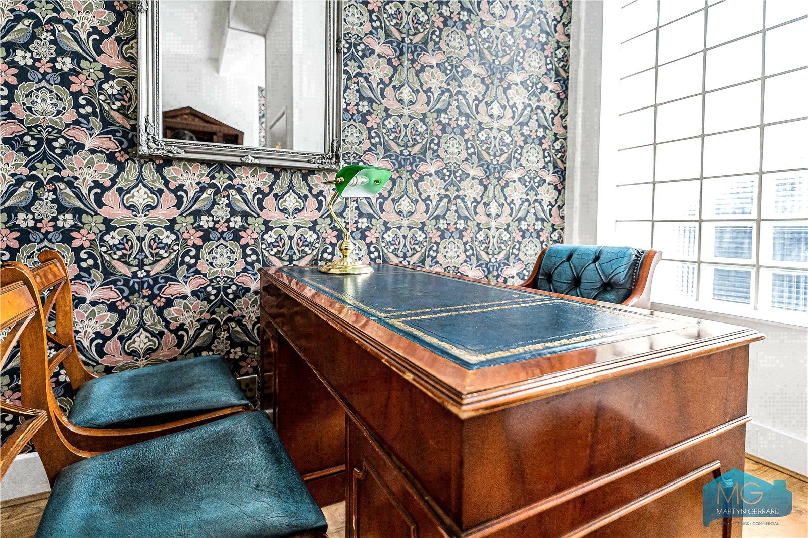 3 bedroom Apartment for sale - Martyn Gerrard